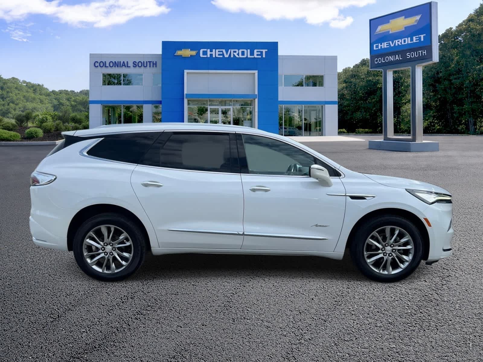 Certified 2022 Buick Enclave Avenir w/ Trailering Package, 5000 lbs. AWD/4WD image 7
