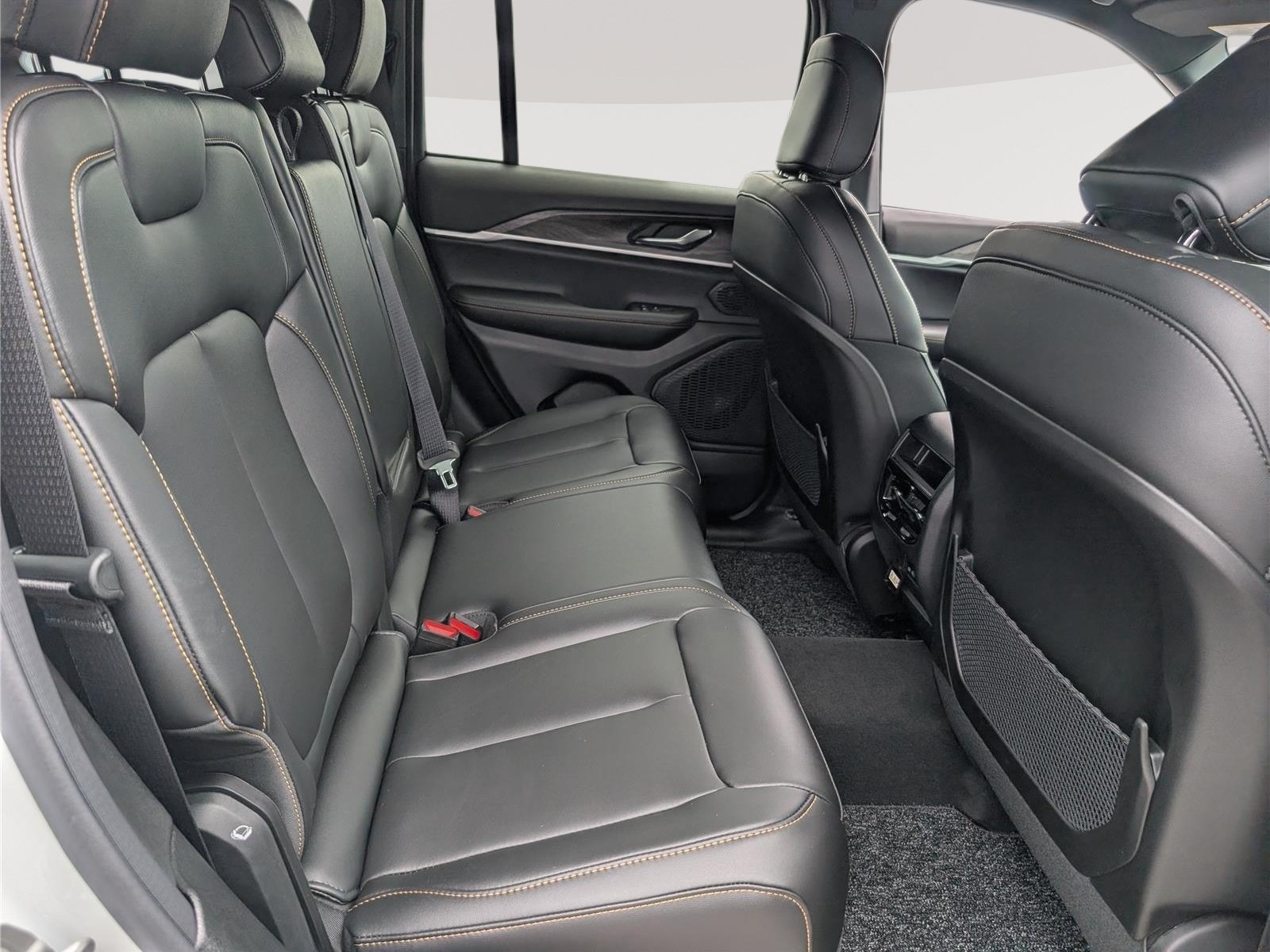 New 2026 Jeep Grand Cherokee Limited AWD/4WD image 7
