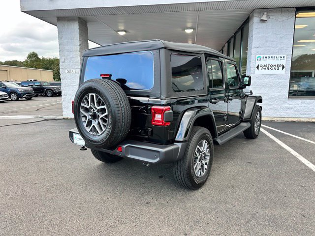 Used 2025 Jeep Wrangler Unlimited Sahara AWD/4WD image 5