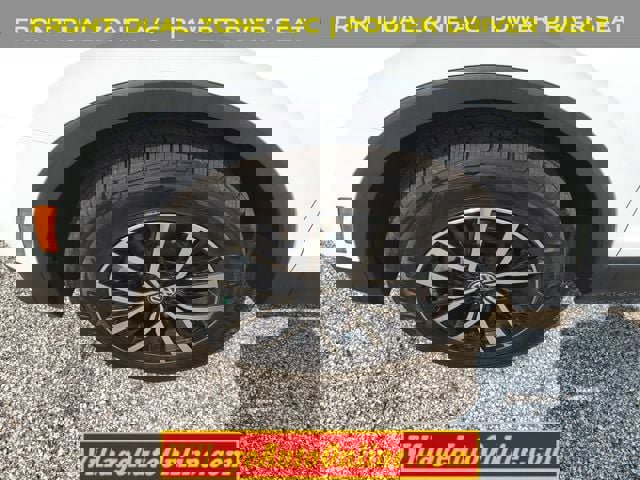 Used 2021 Volkswagen Tiguan SE image 10