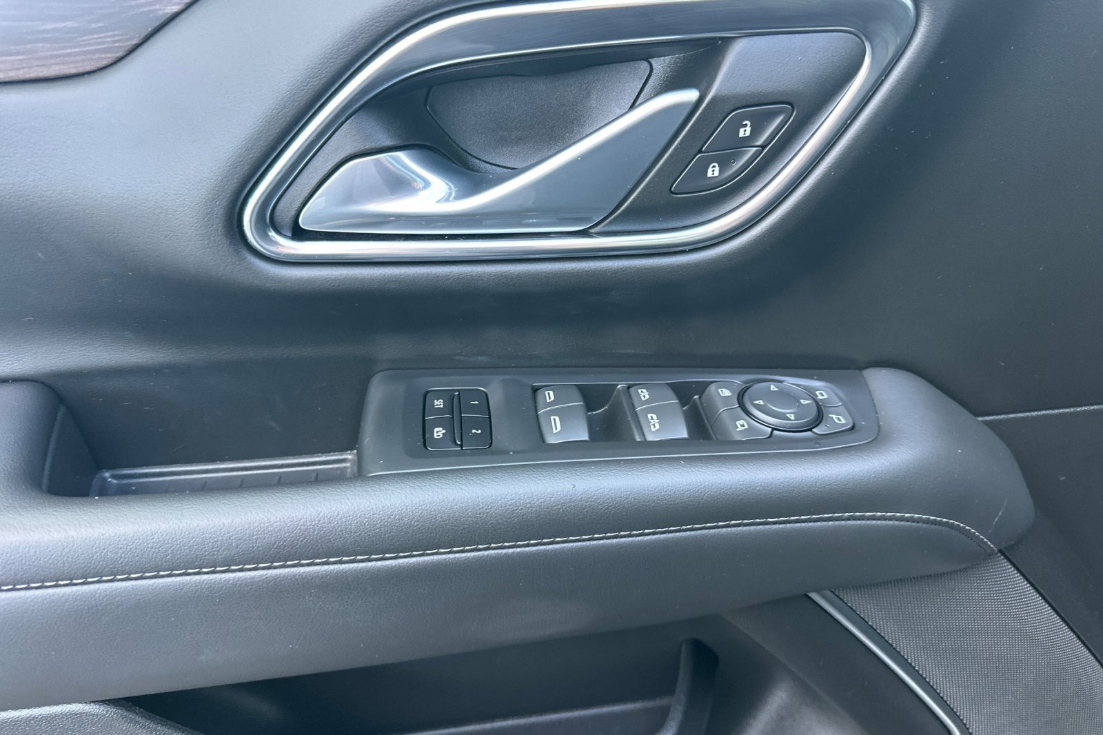 Used 2023 Chevrolet Tahoe Z71 w/ Luxury Package image 8