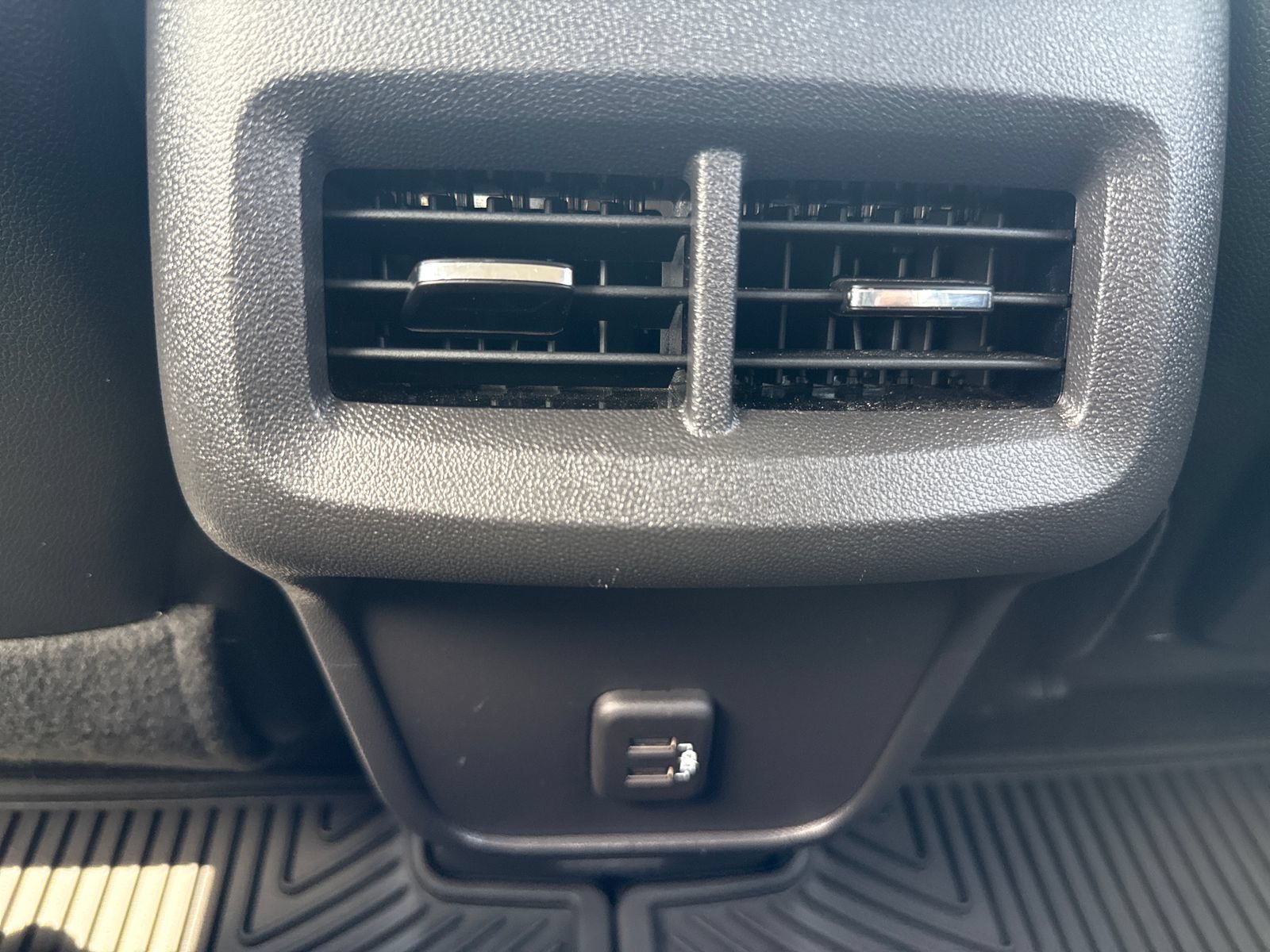 Used 2024 GMC Terrain AT4 AWD/4WD image 15