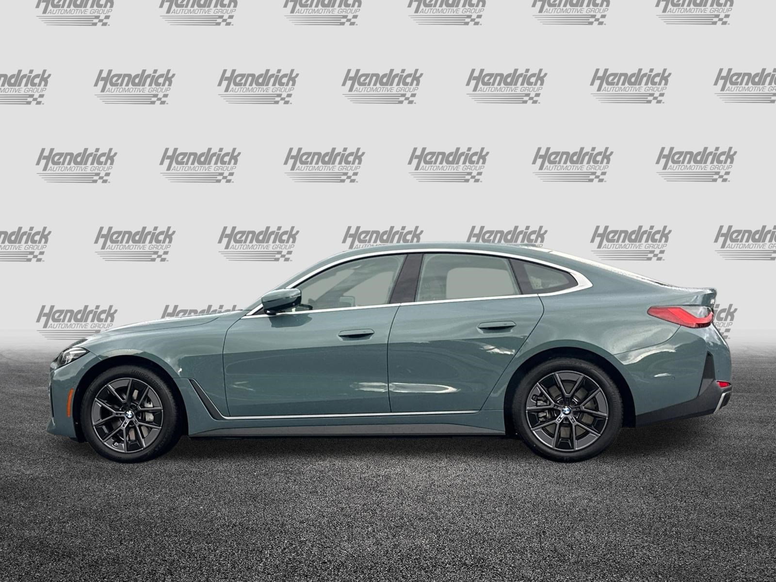 Used 2025 BMW i4 eDrive40 w/ Parking Assistance Package RWD image 8
