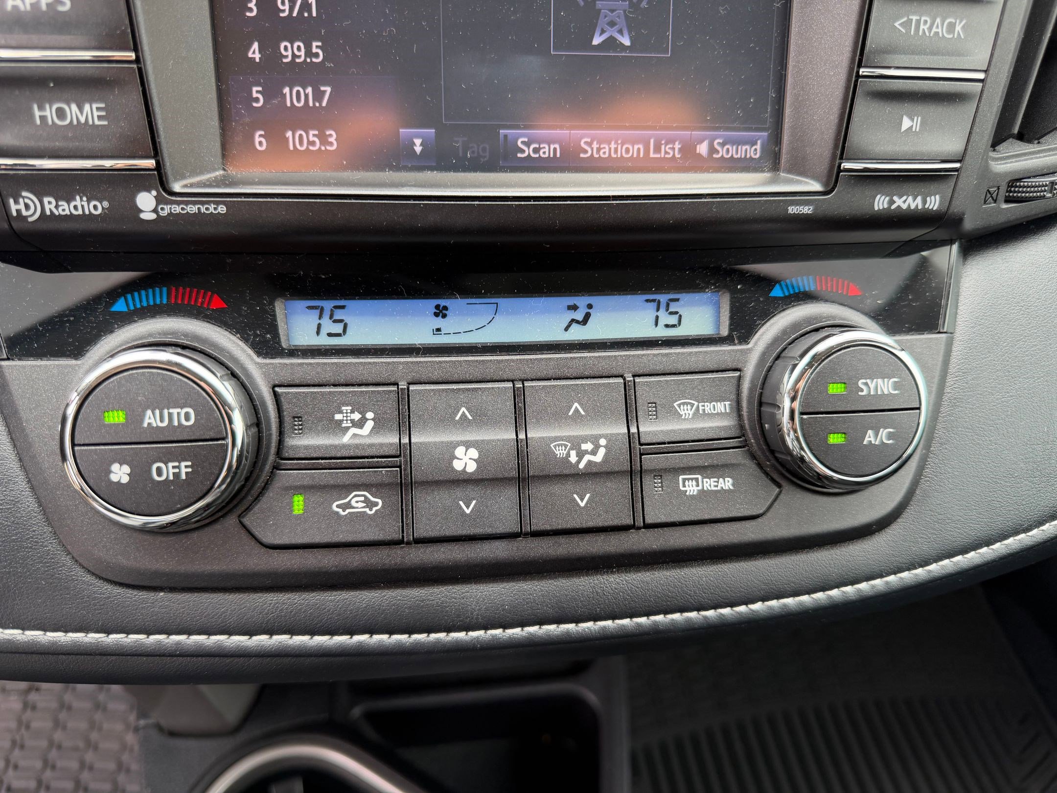 Used 2018 Toyota RAV4 XLE w/ Plus Extra Value Package image 25