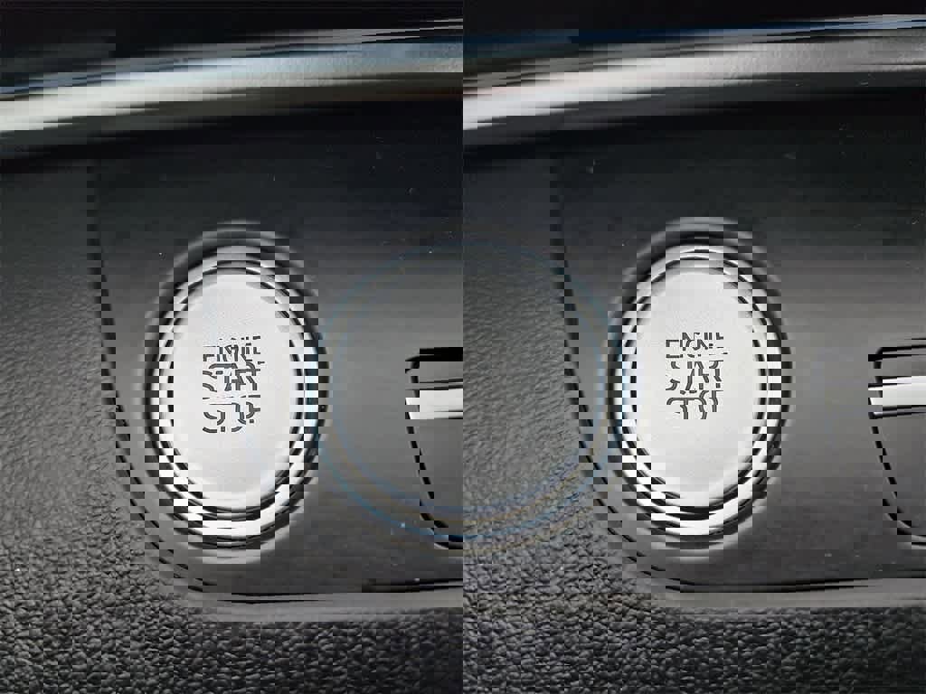 Used 2024 Hyundai Elantra SEL image 21