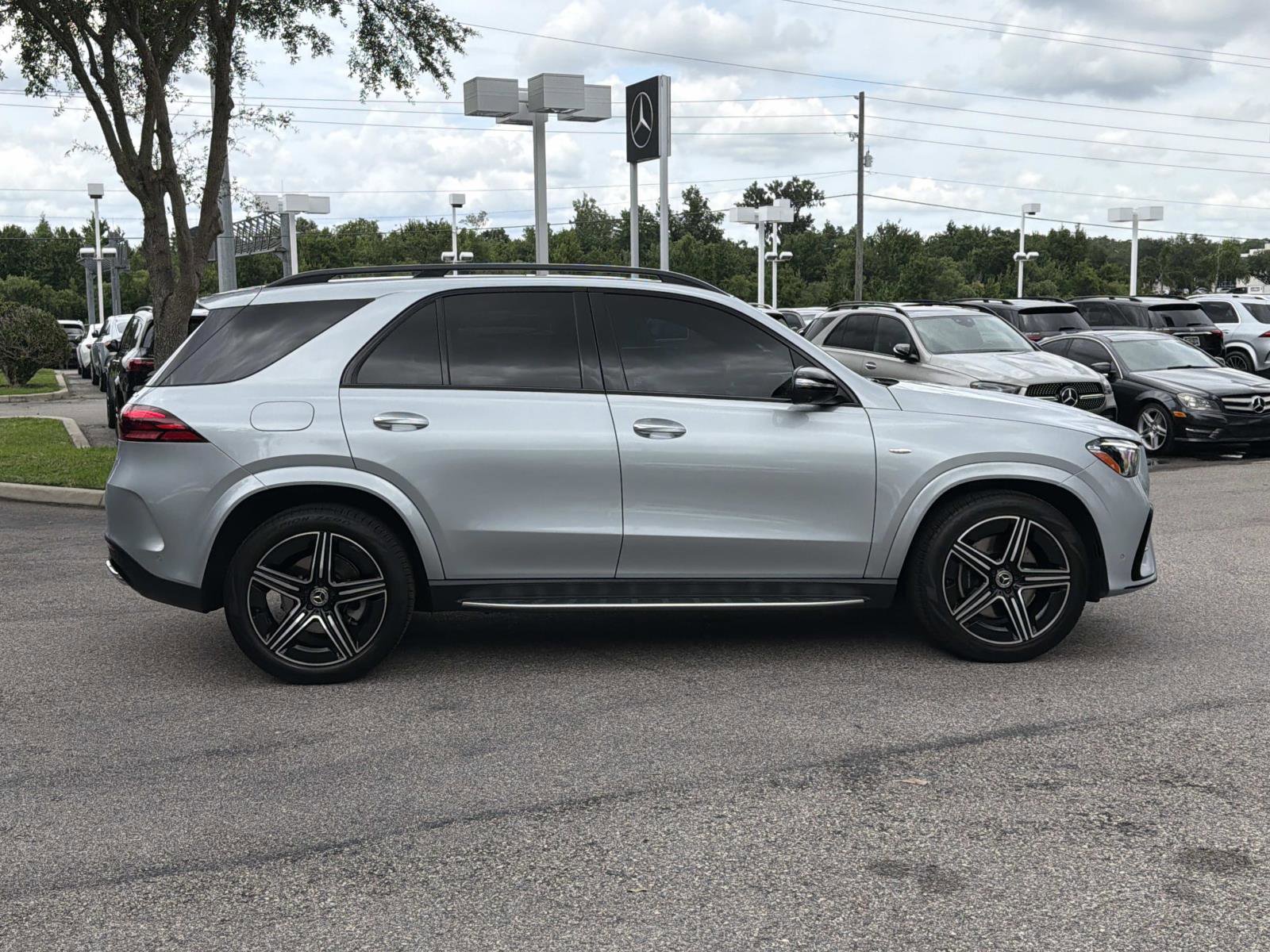 Certified 2025 Mercedes-Benz GLE 450e 4MATIC image 2
