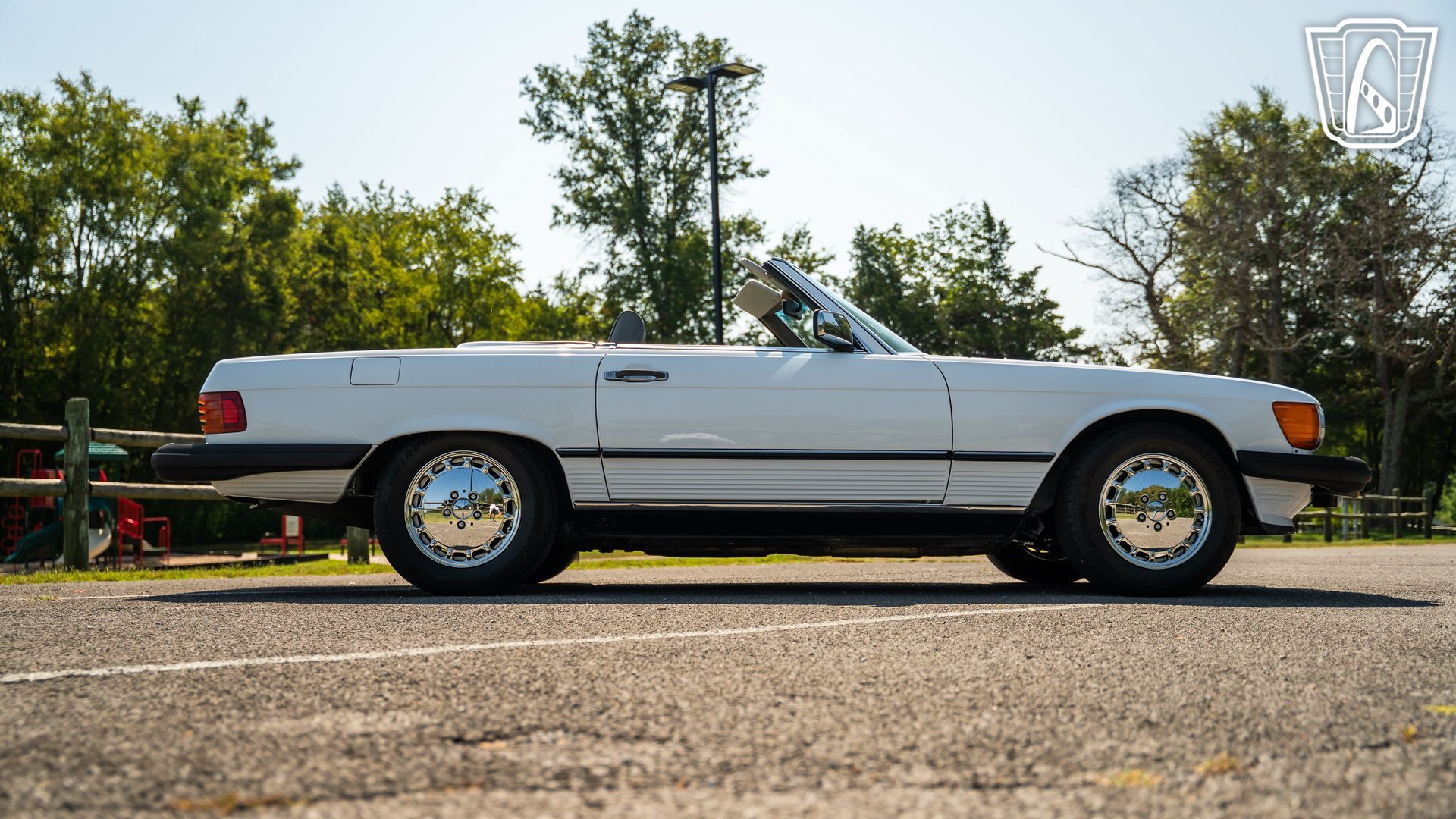 Used 1987 Mercedes-Benz 560 SL image 22