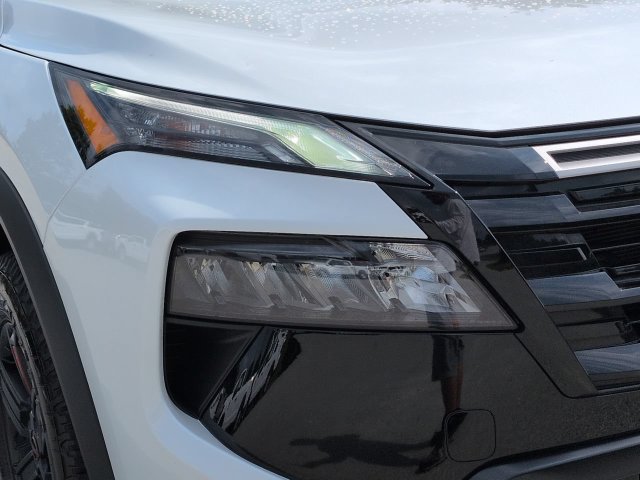 Used 2025 Nissan Rogue SV w/ Rock Creek Premium Package AWD/4WD image 11