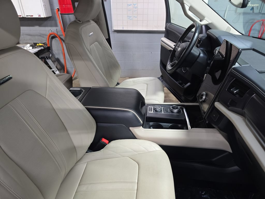 Used 2022 Ford Expedition Platinum AWD/4WD image 12