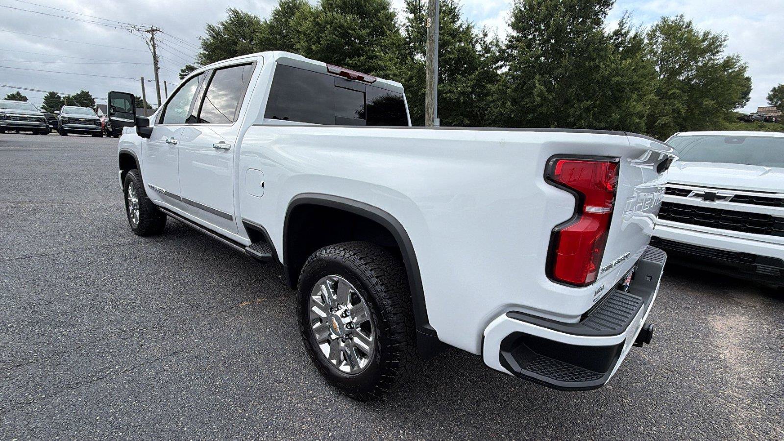 New 2026 Chevrolet Silverado 2500 High Country w/ High Country Premium Package AWD/4WD image 8