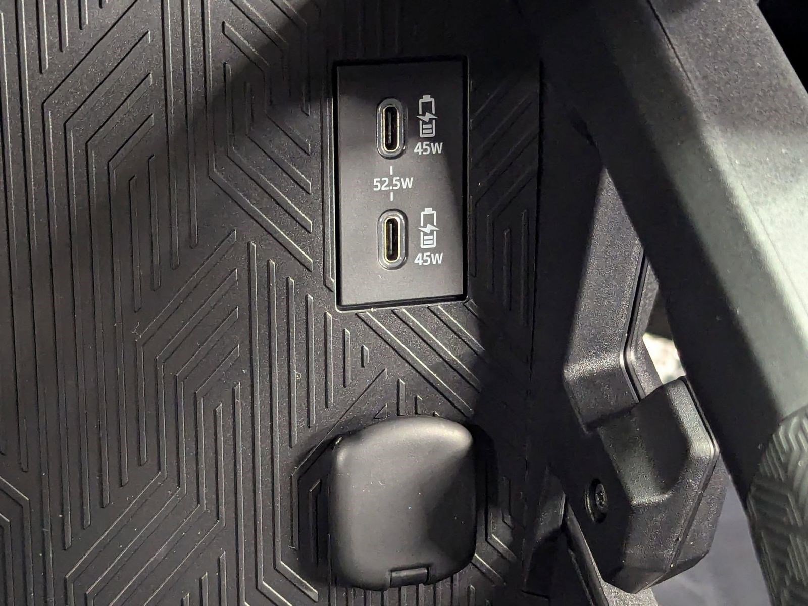 New 2025 Toyota Tacoma SR image 30