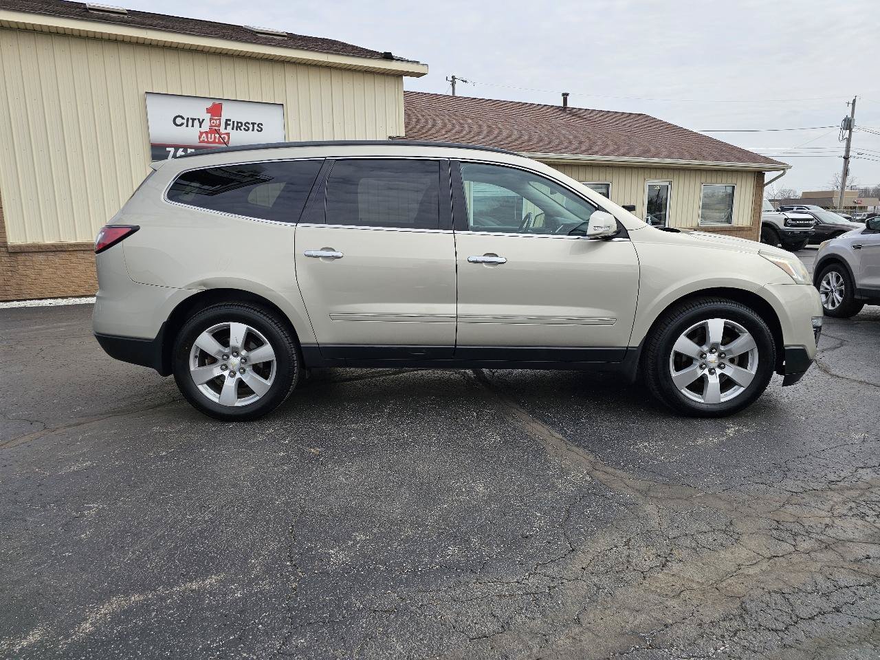 Used 2015 Chevrolet Traverse LTZ AWD/4WD image 29