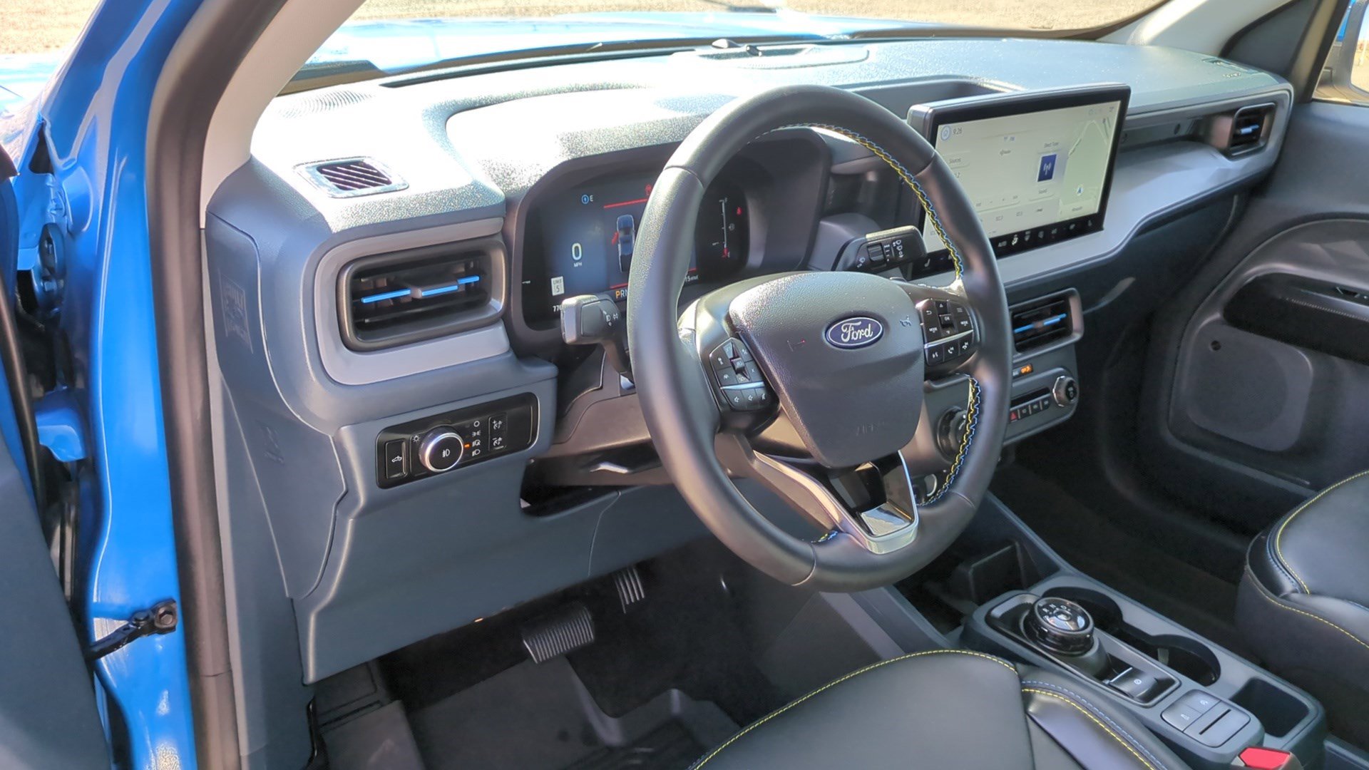 Used 2025 Ford Maverick Lobo AWD/4WD image 15