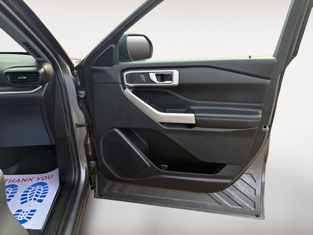 Used 2022 Ford Explorer XLT image 29