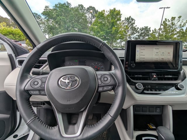 Used 2023 Toyota Corolla Cross LE w/ Moonroof Package AWD/4WD image 14