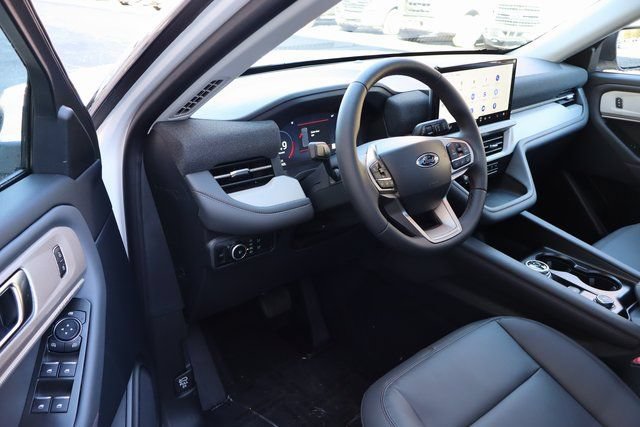 New 2026 Ford Explorer Active w/ Active Comfort Package AWD/4WD image 4