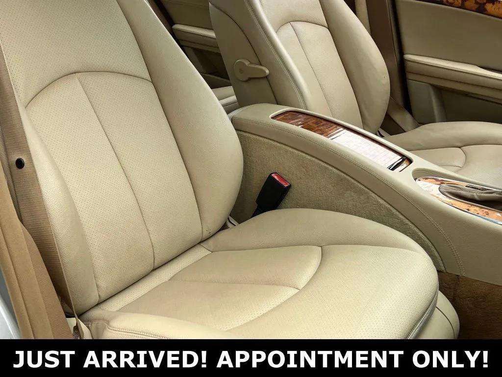 Used 2008 Mercedes-Benz E 350 4MATIC Sedan image 14