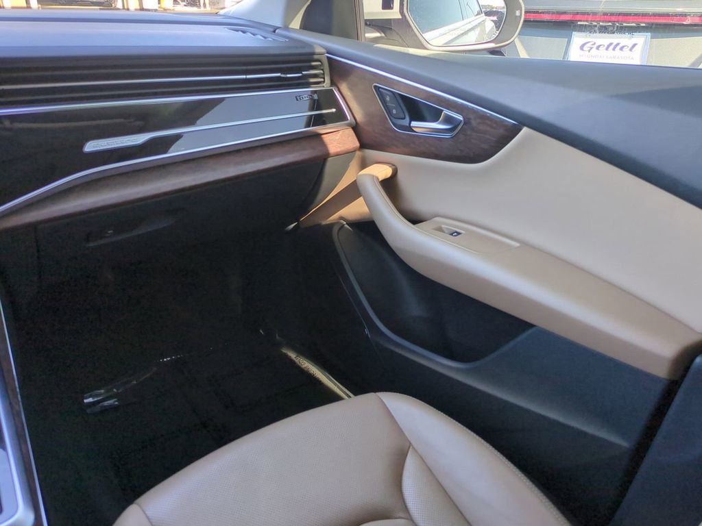 Used 2019 Audi Q8 Premium Plus w/ Premium Plus image 16