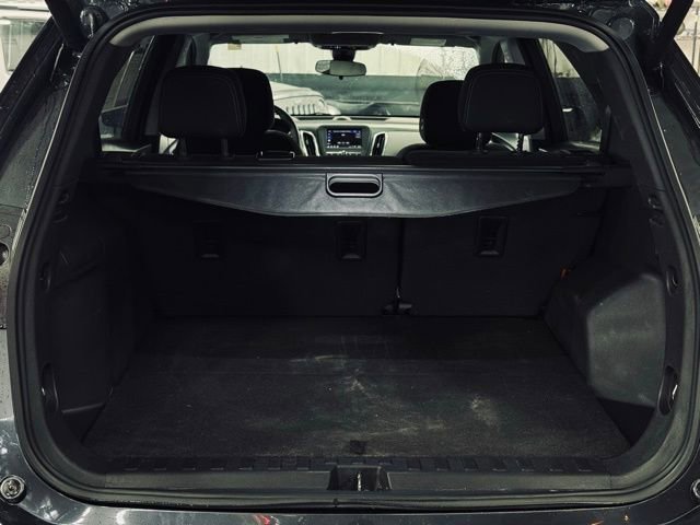 Used 2023 Chevrolet Equinox LT w/ Driver Convenience Package image 10