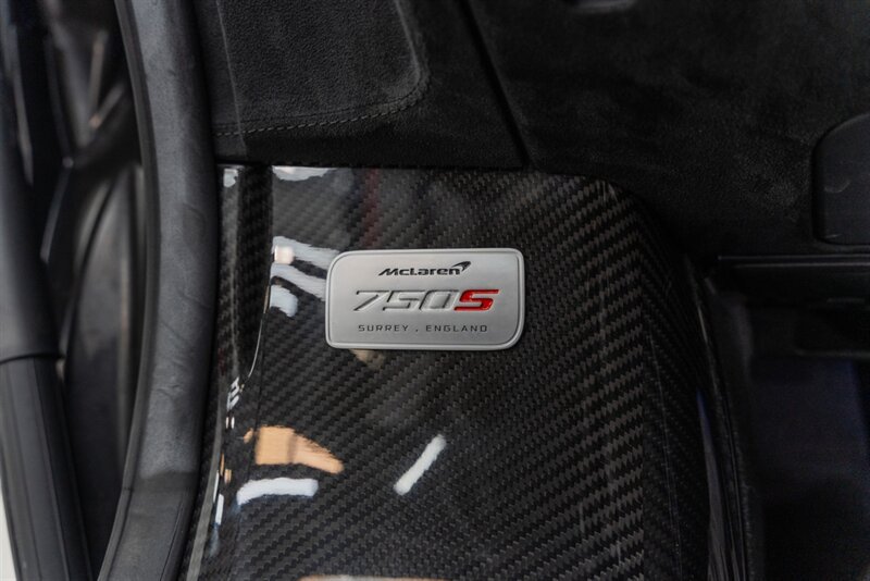 Used 2024 McLaren 750S Spider RWD image 90