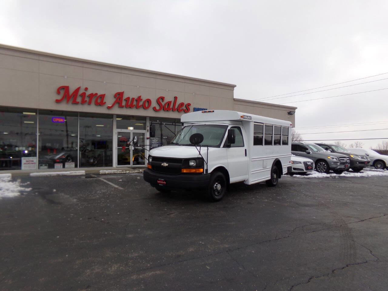 Used 2007 Chevrolet Express 3500 w/ School Bus Package RWD image 3