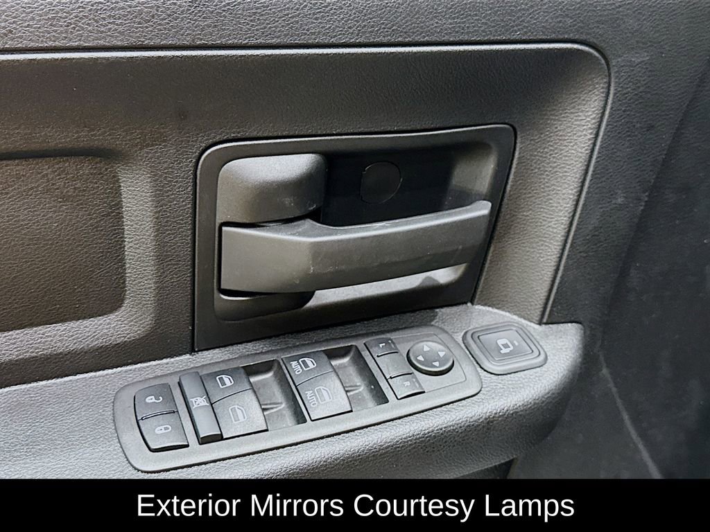 Used 2024 RAM 2500 Tradesman w/ Chrome Appearance Group image 16