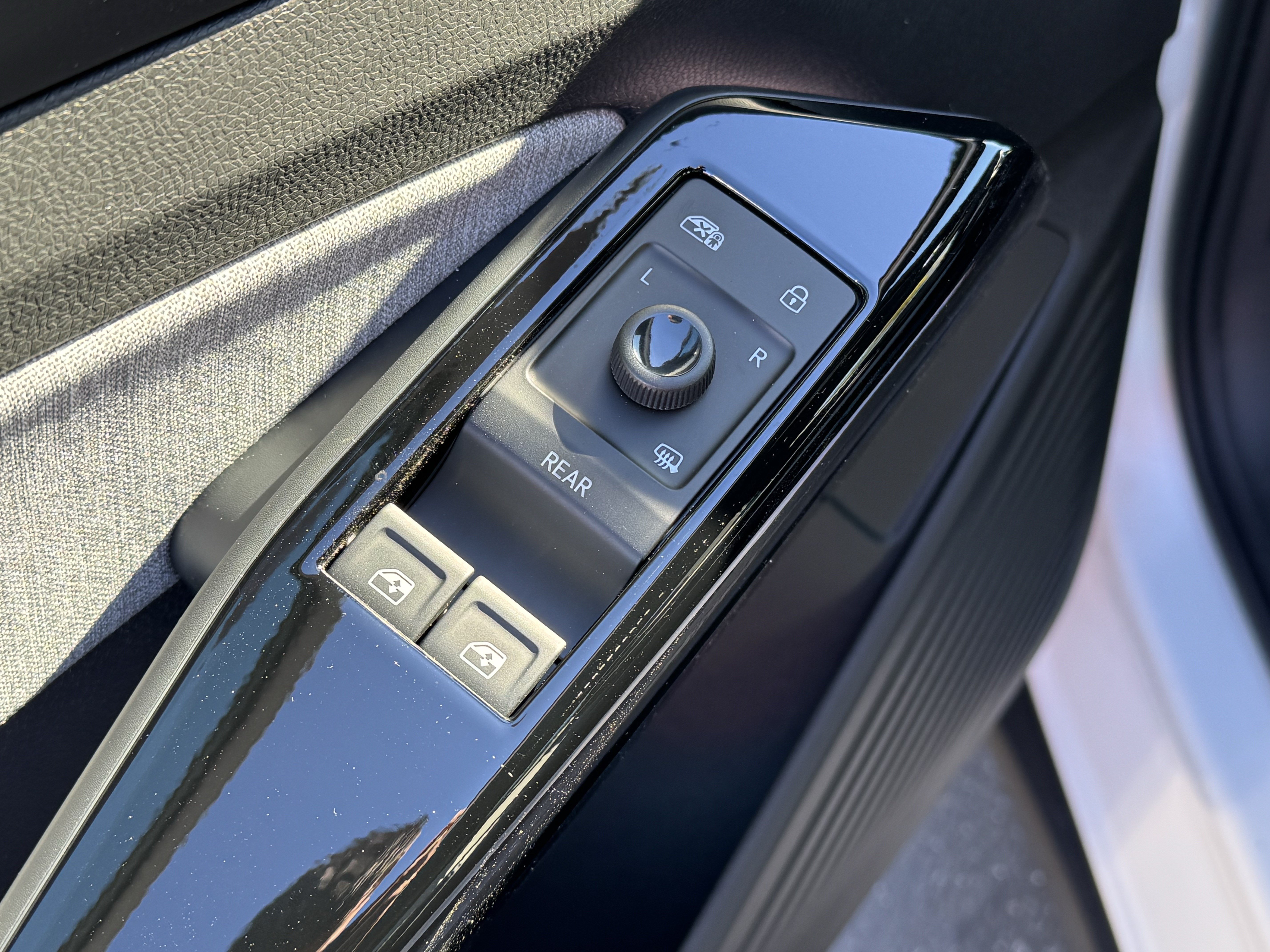 New 2026 Volkswagen ID.4 Pro RWD image 14