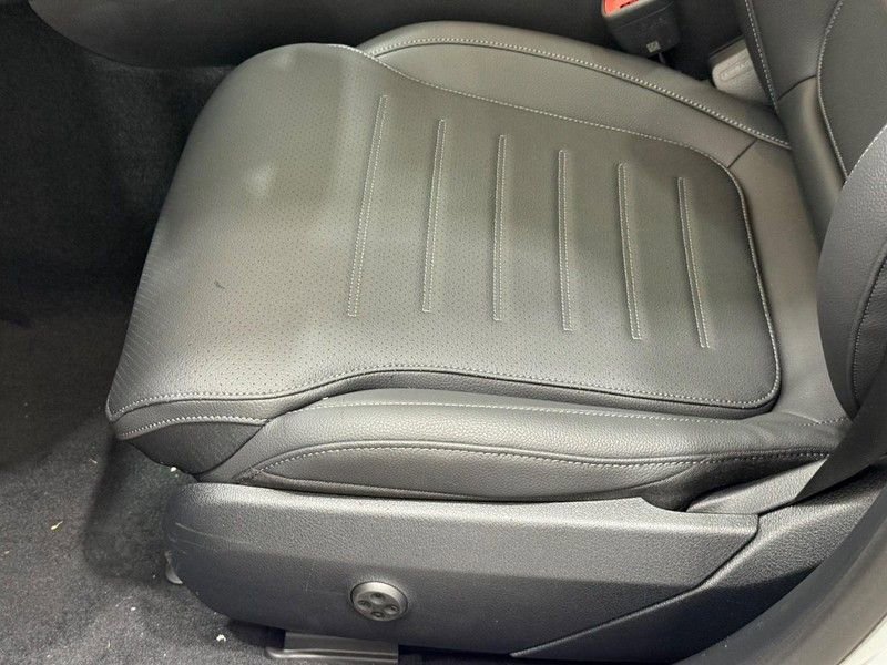 New 2026 Mercedes-Benz C 300 4MATIC Sedan image 16