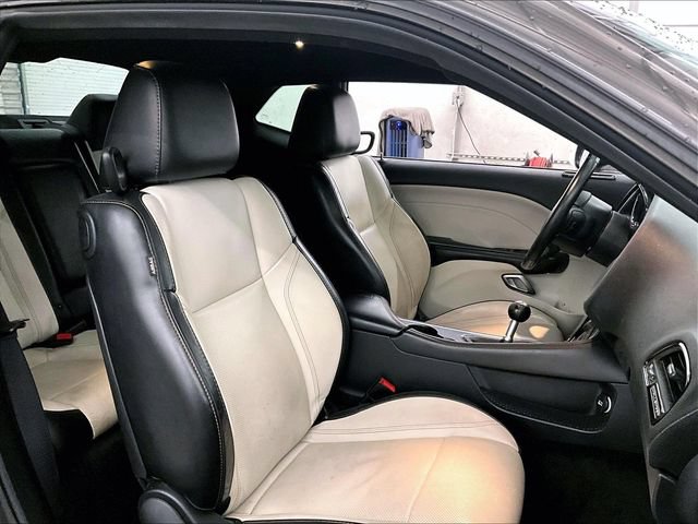 Used 2016 Dodge Challenger R/T Plus RWD image 7