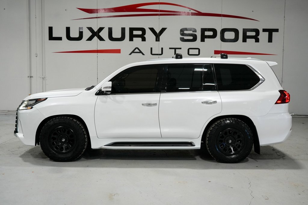 Used 2017 Lexus LX 570 4WD image 2