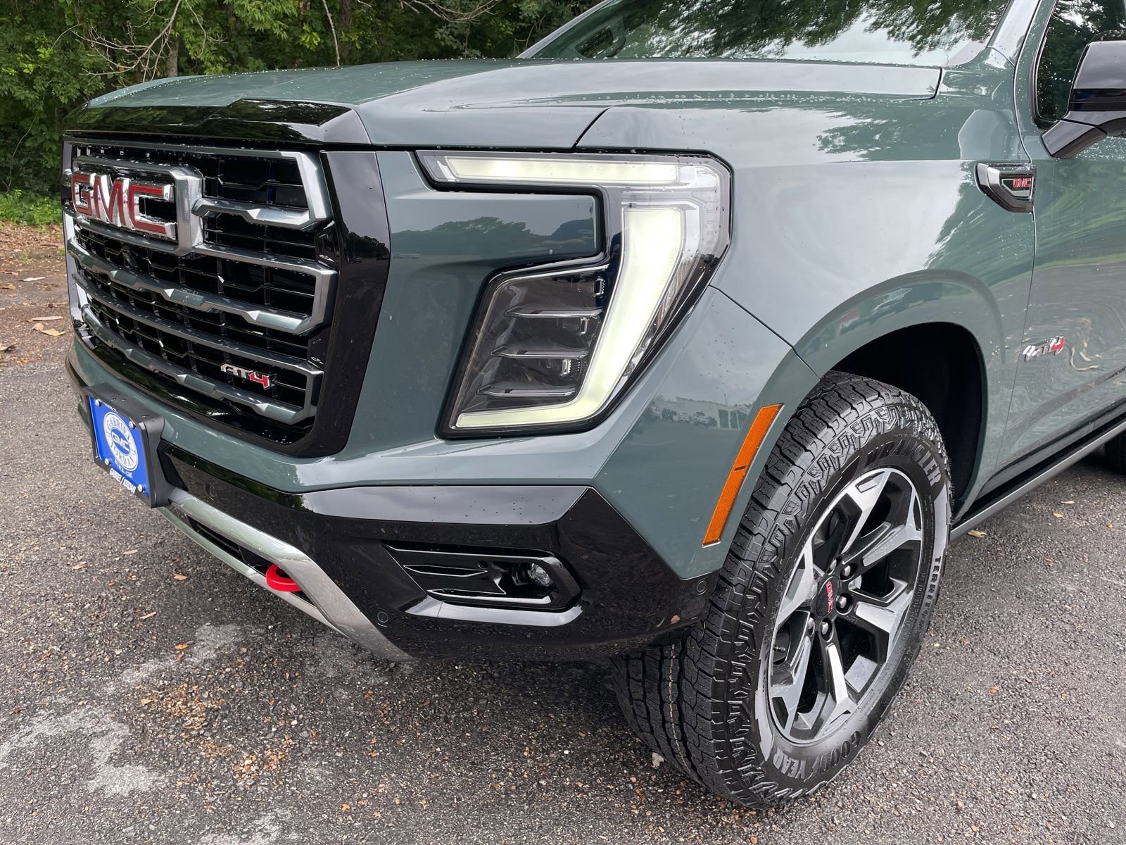 New 2026 GMC Yukon AT4 w/ AT4 Premium Package AWD/4WD image 10