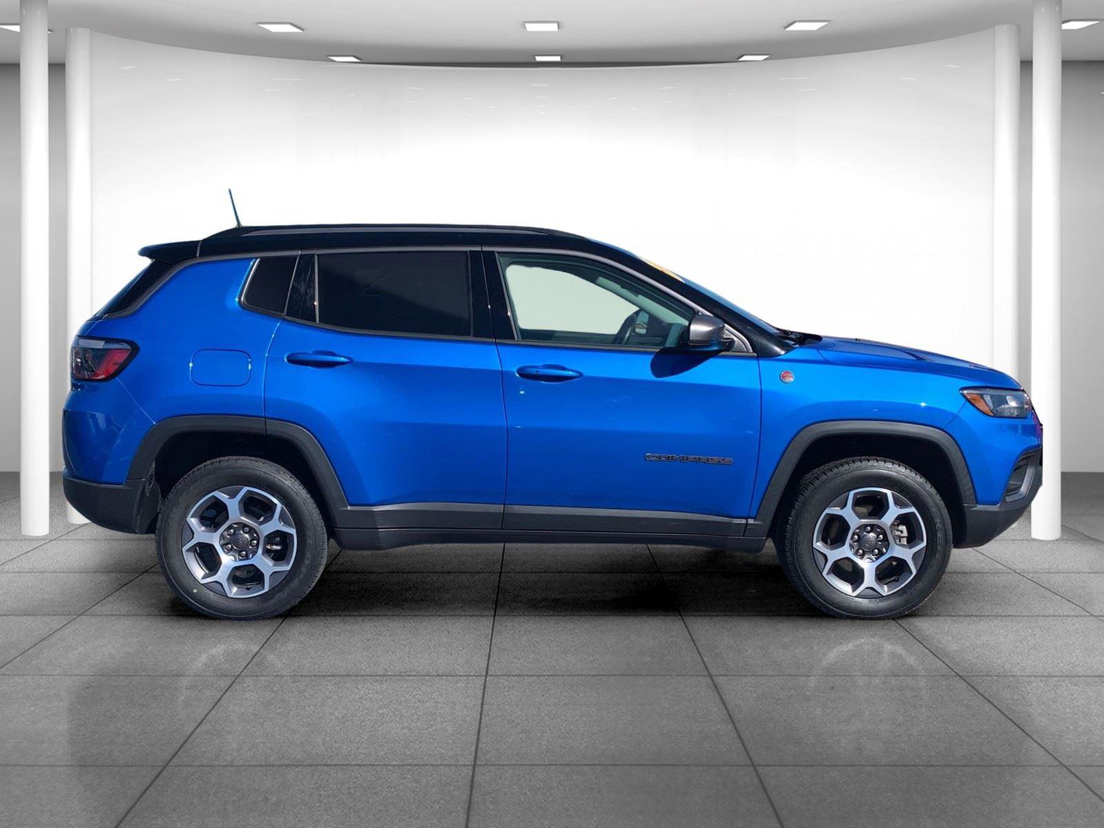 Used 2022 Jeep Compass Trailhawk w/ Trailhawk Convenience Group image 8