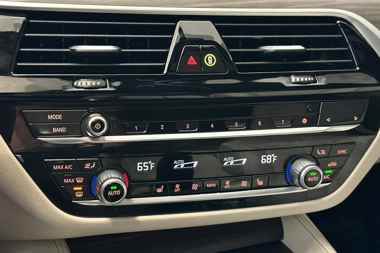 Certified 2023 BMW 530e w/ M Sport Package image 24