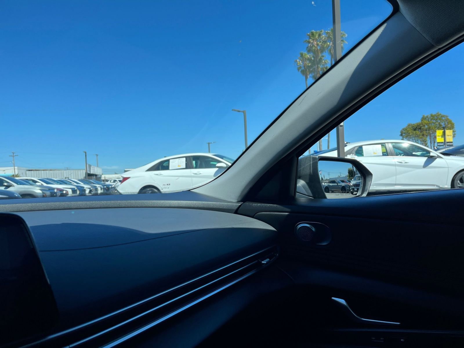 Used 2025 Hyundai Elantra SEL image 37