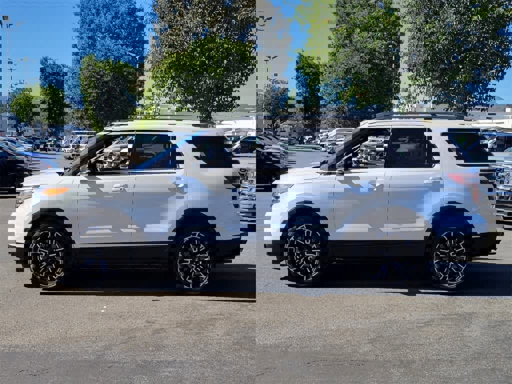 Used 2015 Ford Explorer Sport w/ Equipment Group 401A image 2