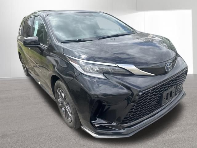 Certified 2024 Toyota Sienna XSE w/ XSE Plus Package AWD/4WD image 6