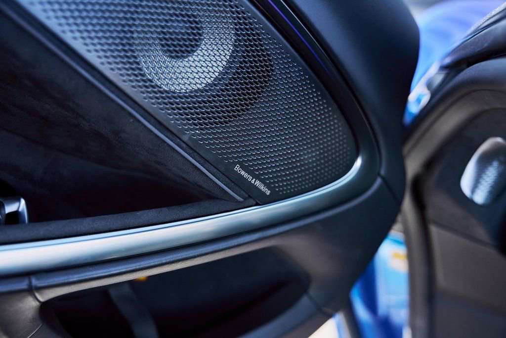Used 2025 McLaren Artura Spider RWD image 40