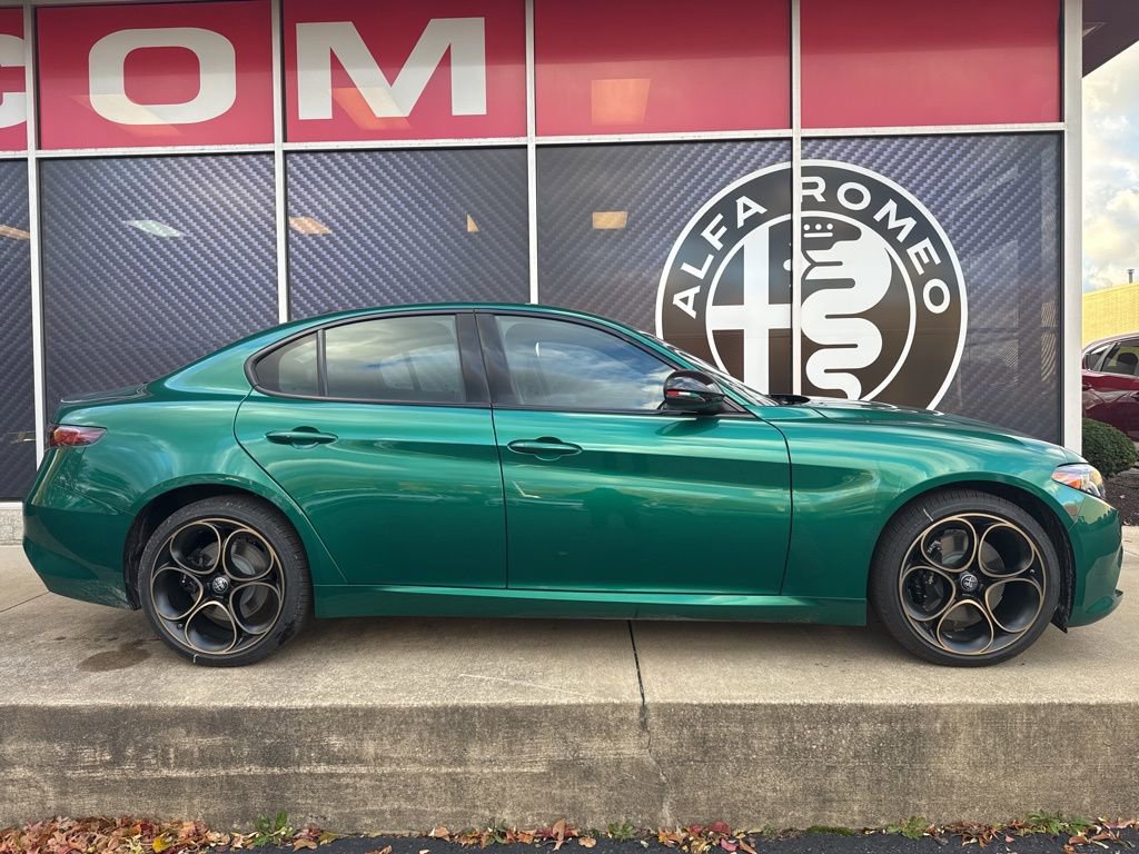 New 2025 Alfa Romeo Giulia AWD w/ Driving Assist Package image 2