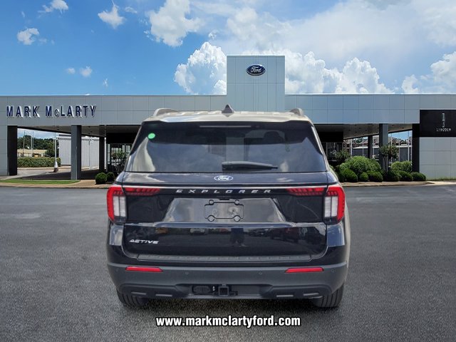 New 2027 Ford Explorer Active RWD image 4