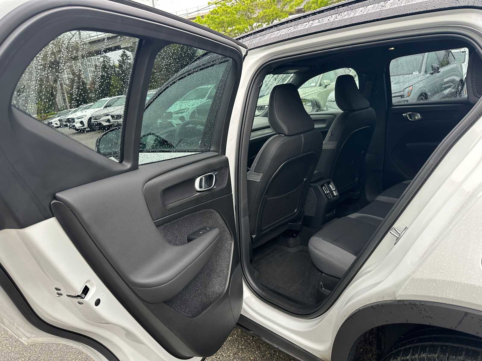 Certified 2023 Volvo XC40 Recharge Ultimate w/ Protection Package Premier AWD/4WD image 17