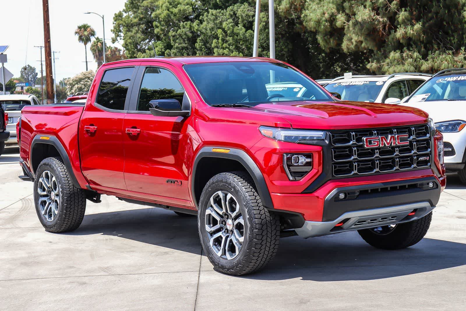 Used 2024 GMC Canyon AT4 w/ Canyon Safety Plus Package AWD/4WD image 5