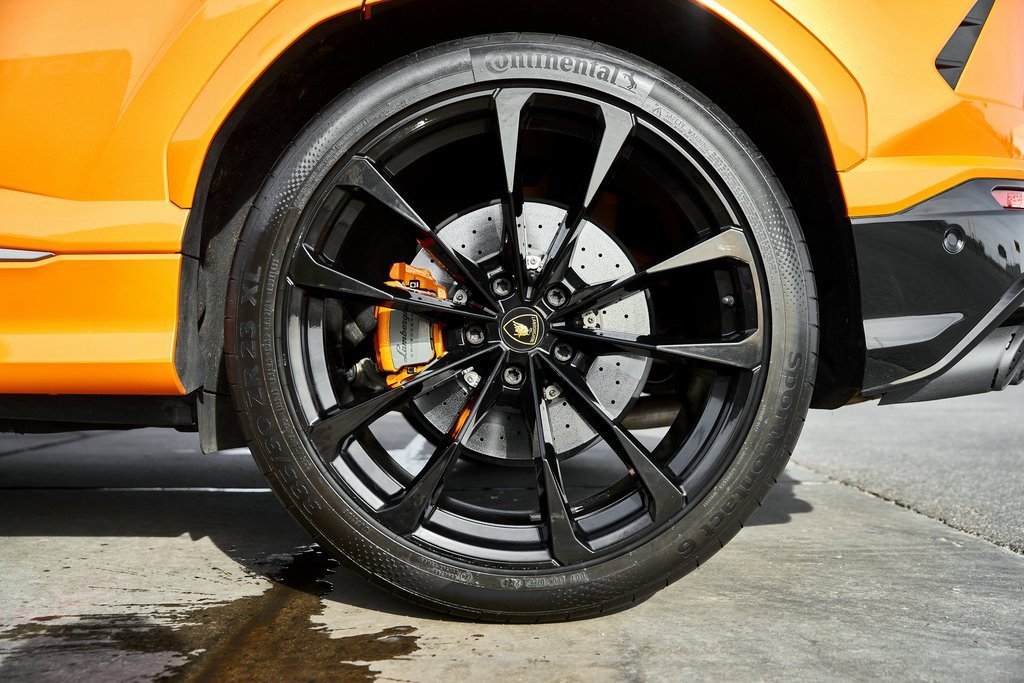 Used 2022 Lamborghini Urus image 18