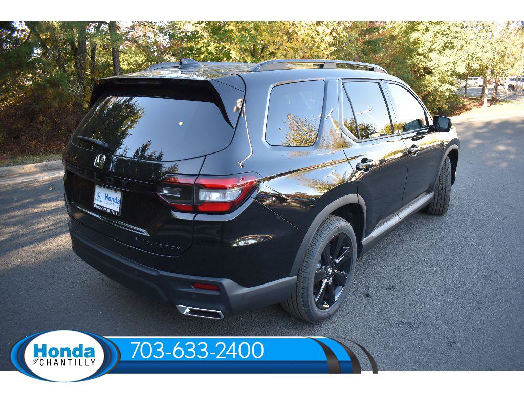 New 2025 Honda Pilot Black Edition image 10