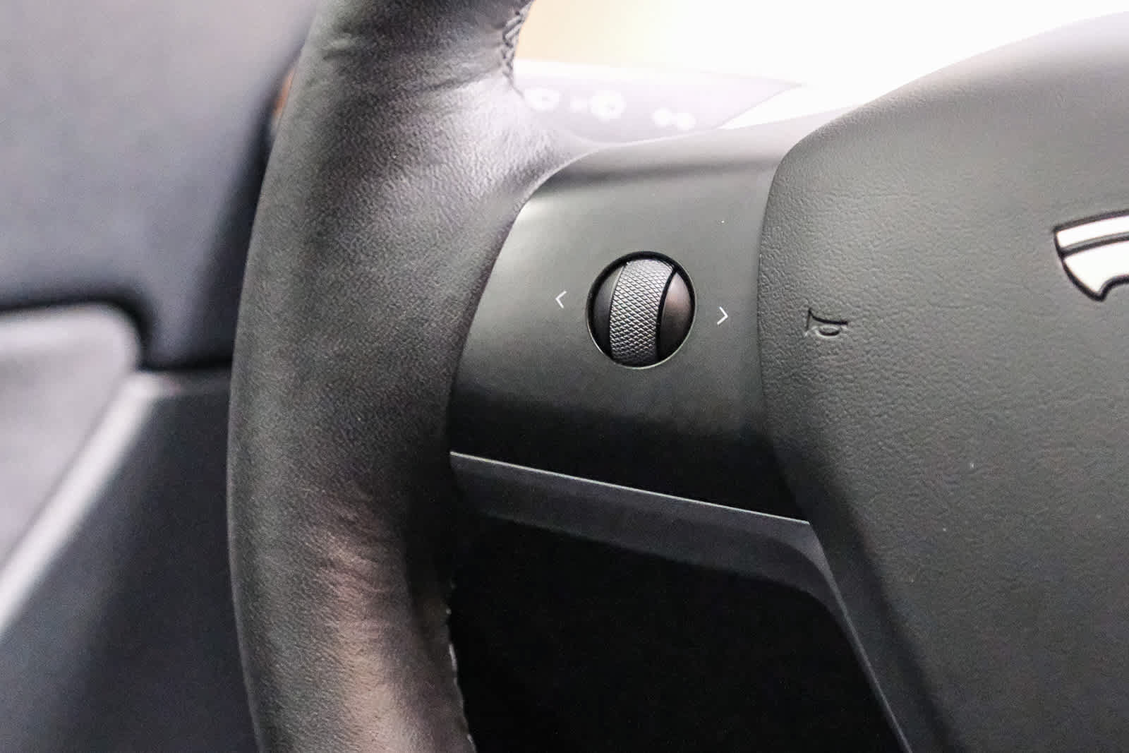 Used 2022 Tesla Model Y Long Range AWD/4WD image 19