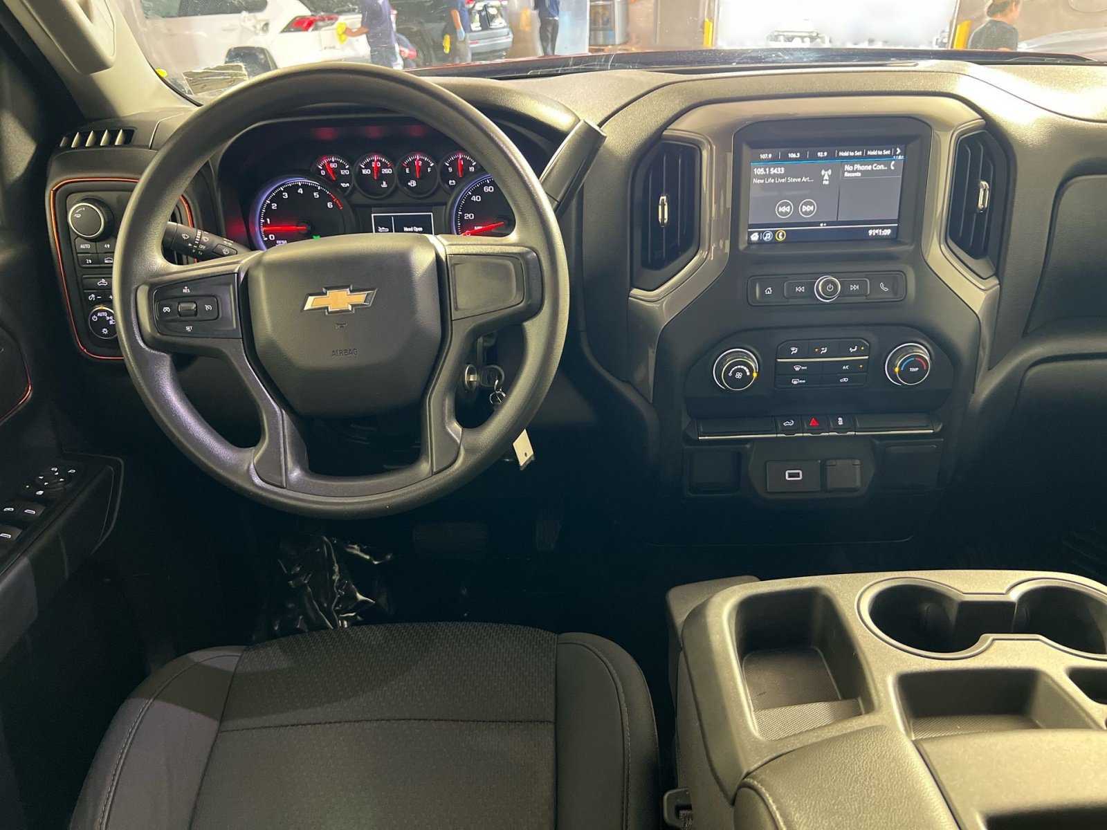 Used 2019 Chevrolet Silverado 1500 Custom w/ Custom Convenience Package AWD/4WD image 23