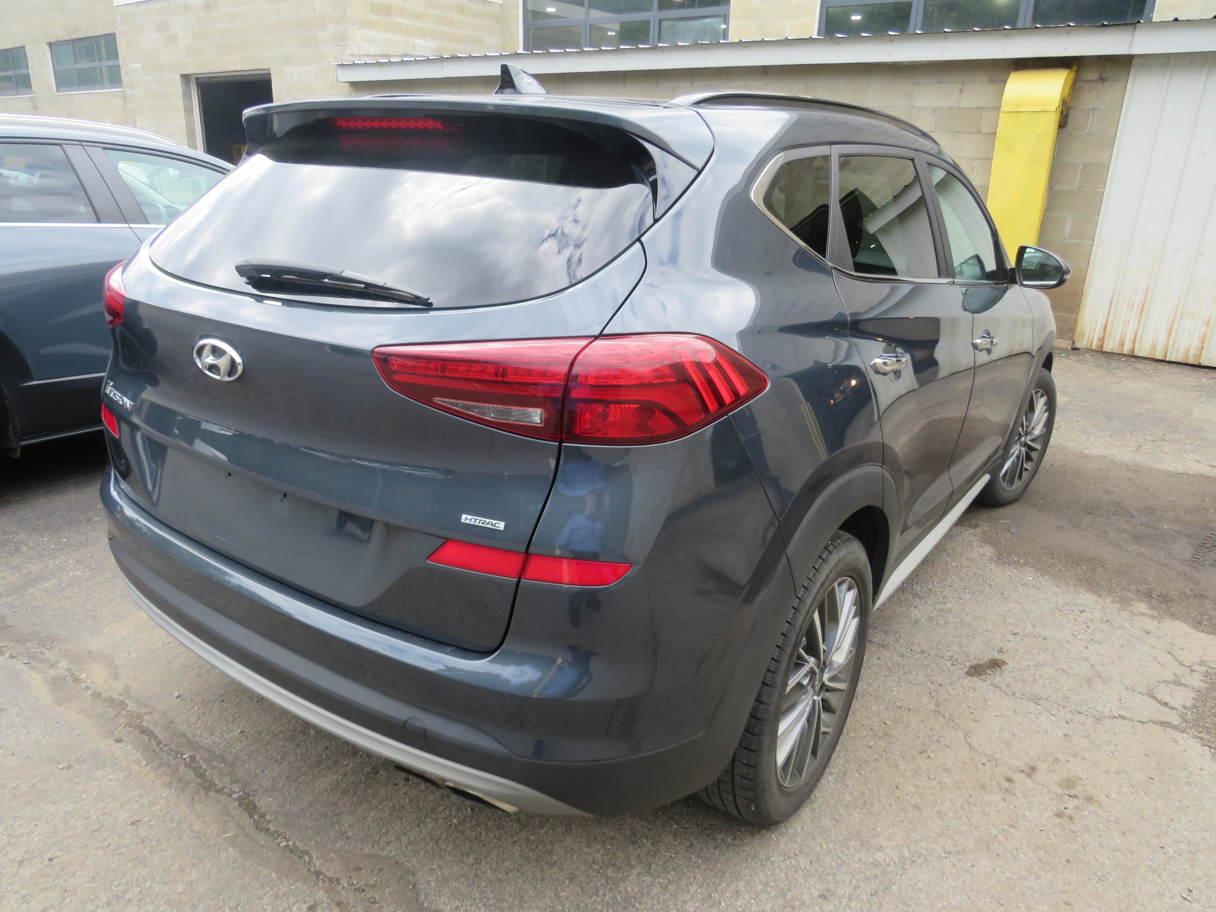 Used 2019 Hyundai Tucson Ultimate w/ Cargo Package AWD/4WD image 6