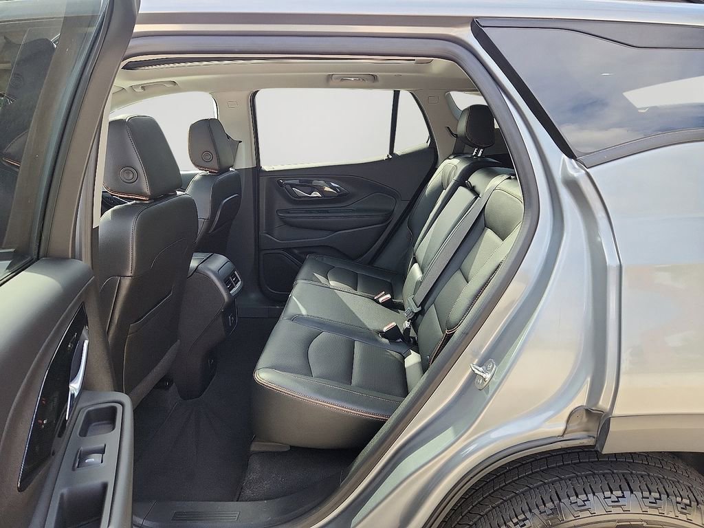 Used 2024 GMC Terrain AT4 w/ Infotainment Package II image 8