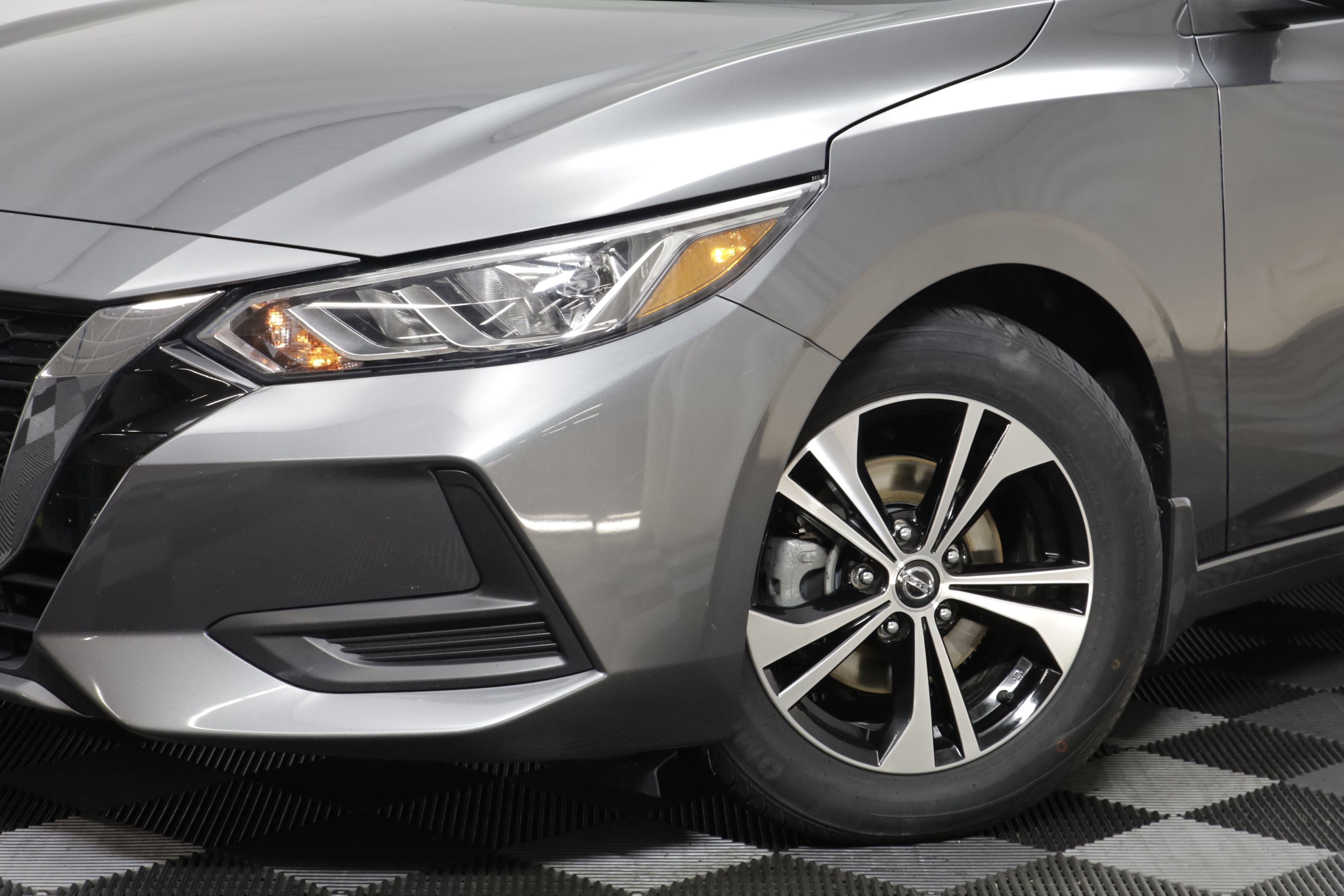 Used 2023 Nissan Sentra SV FWD image 3