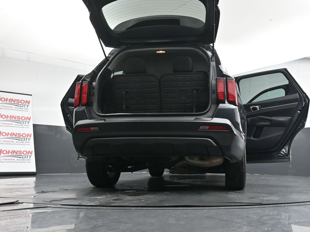 Used 2023 Kia Sorento LX image 46