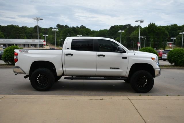 Used 2017 Toyota Tundra SR5 w/ SR5 Upgrade Package AWD/4WD image 6
